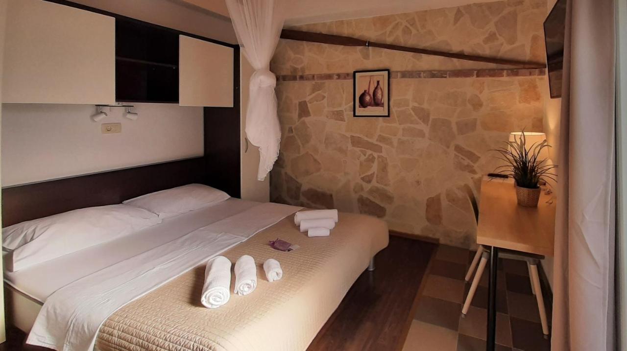 Apartments Infinitas Трогир Экстерьер фото