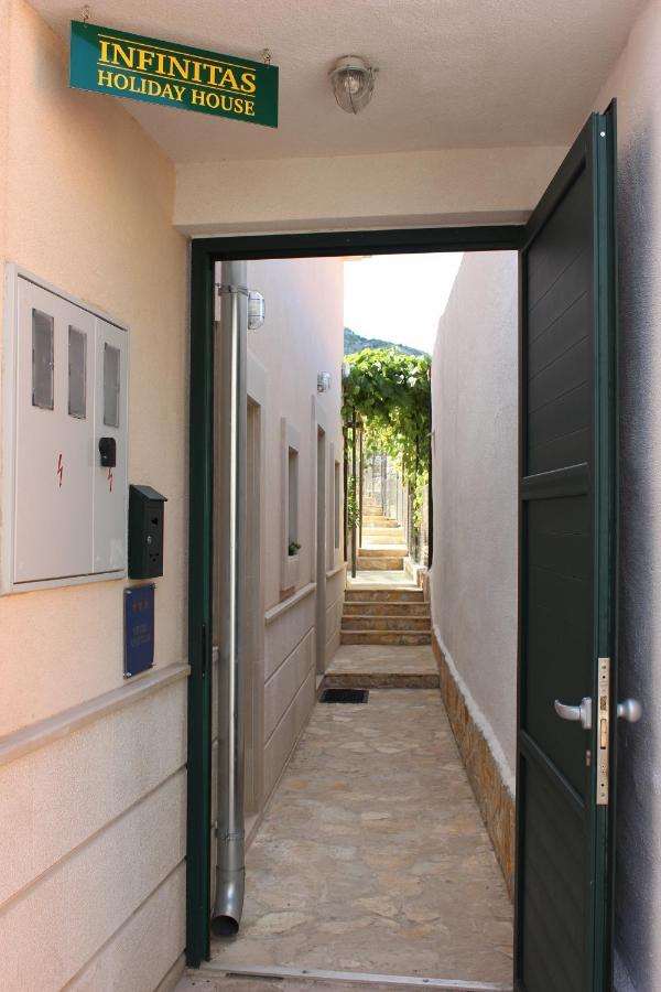 Apartments Infinitas Трогир Экстерьер фото